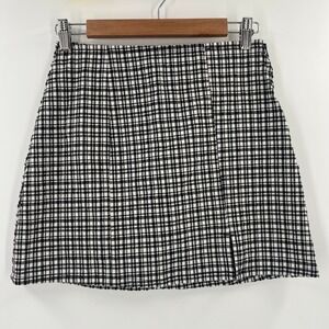 BDG Urban Outfitters Mini Skirt Small Black White Plaid Check Slit 90s Academia